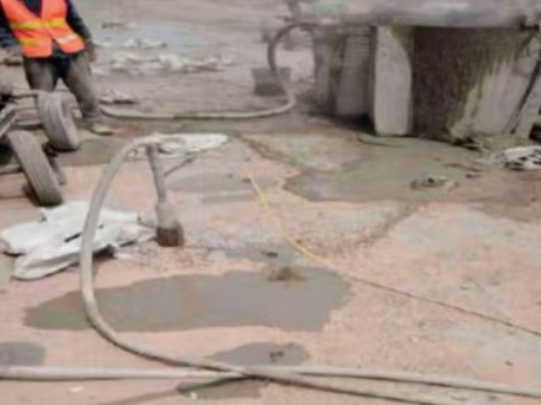 青云谱水泥混凝土路面板底注浆技术 路面脱空注浆整治方案